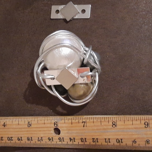 Artisan cluster and silver wire magnetic brooch - Picture 3 of 4